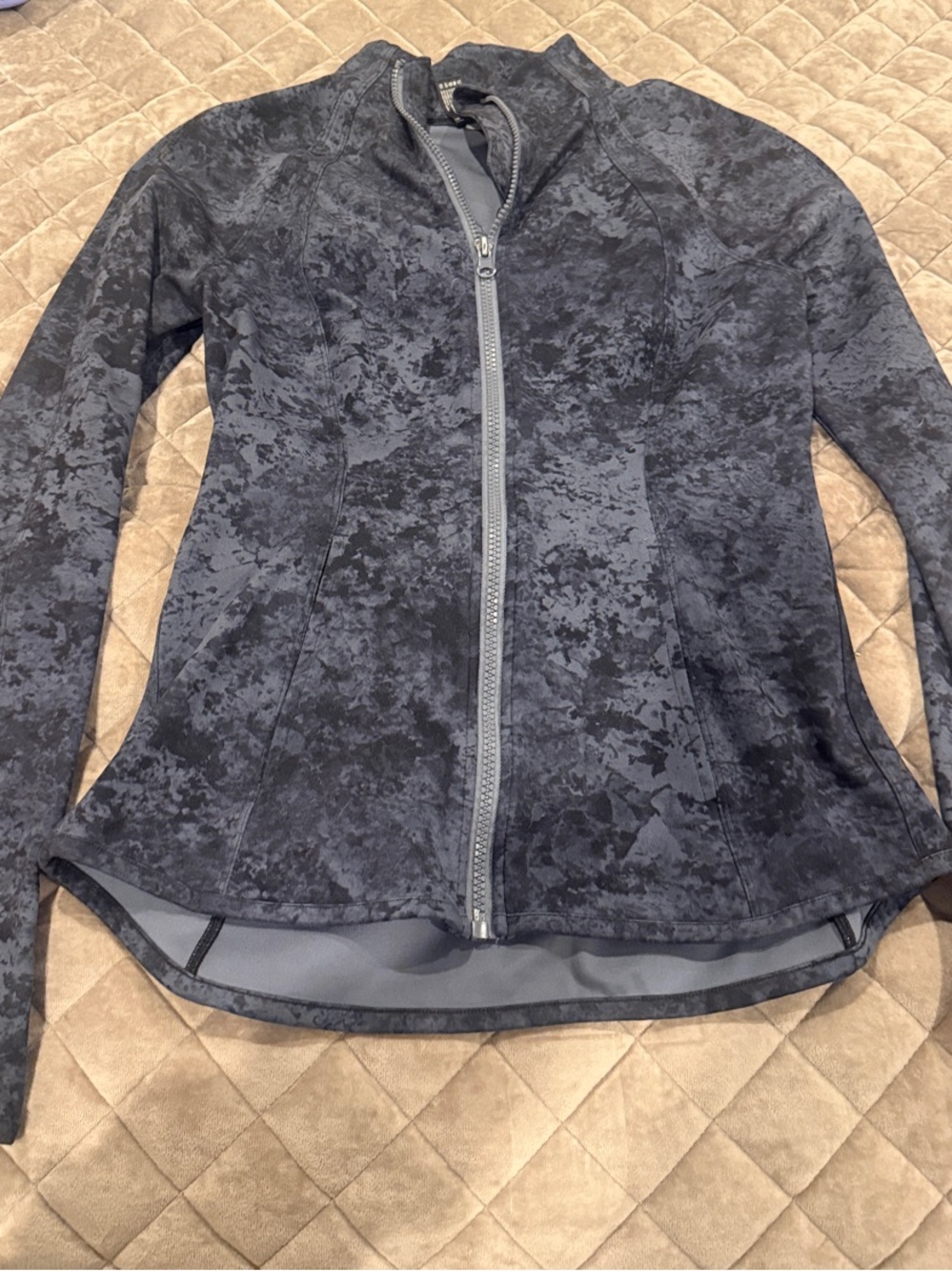 Yogalicious Black & Charcoal Patterned Zip Jacket